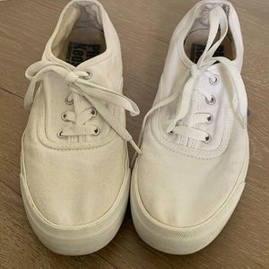 Pro Keds size 8 sneakers/deck shoes in white